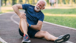 Knee Pain Epidemic: Sedentary Lifestyles Fueling Joint Problems in Younger Adults