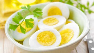 Egg a Week May Halve Alzheimer's Risk, Study Finds