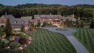 Taylor Swift, Travis Kelce Eye Ohio Mansion: Exclusive Look Inside the Luxury Retreat Amid Engagement Buzz