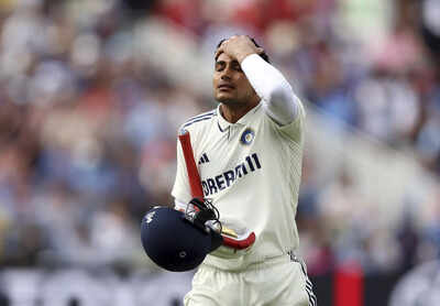 Shubman Gill reacts during a test match