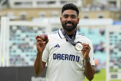 Mohammed Siraj celebrates India's victory against England.
