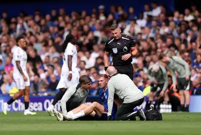 Chelsea Edge Fulham in VAR-Stained Match; Delap Injury Adds to Blues' Woes